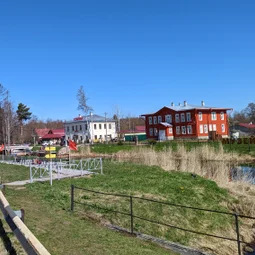 Фото с Ладожский памятник