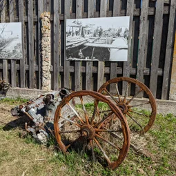 Фото с Ладожский памятник