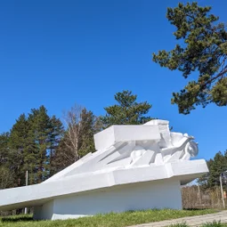 Фото с Ладожский памятник
